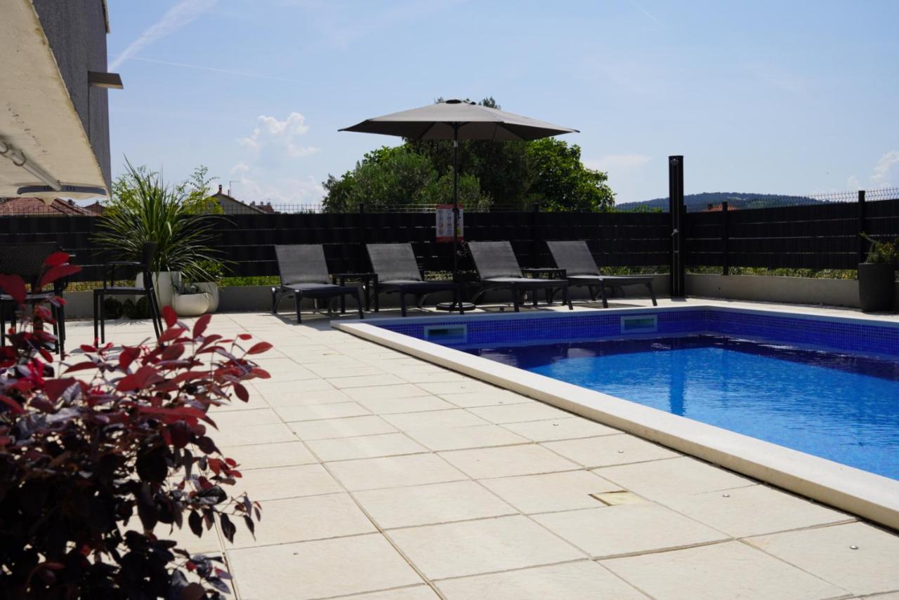 Blue Shell Trogir Apartment المظهر الخارجي الصورة